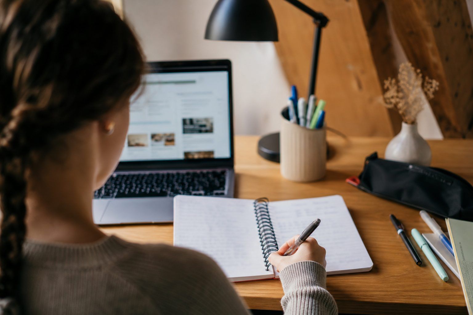 Employer « en ligne » correctement dans un devoir